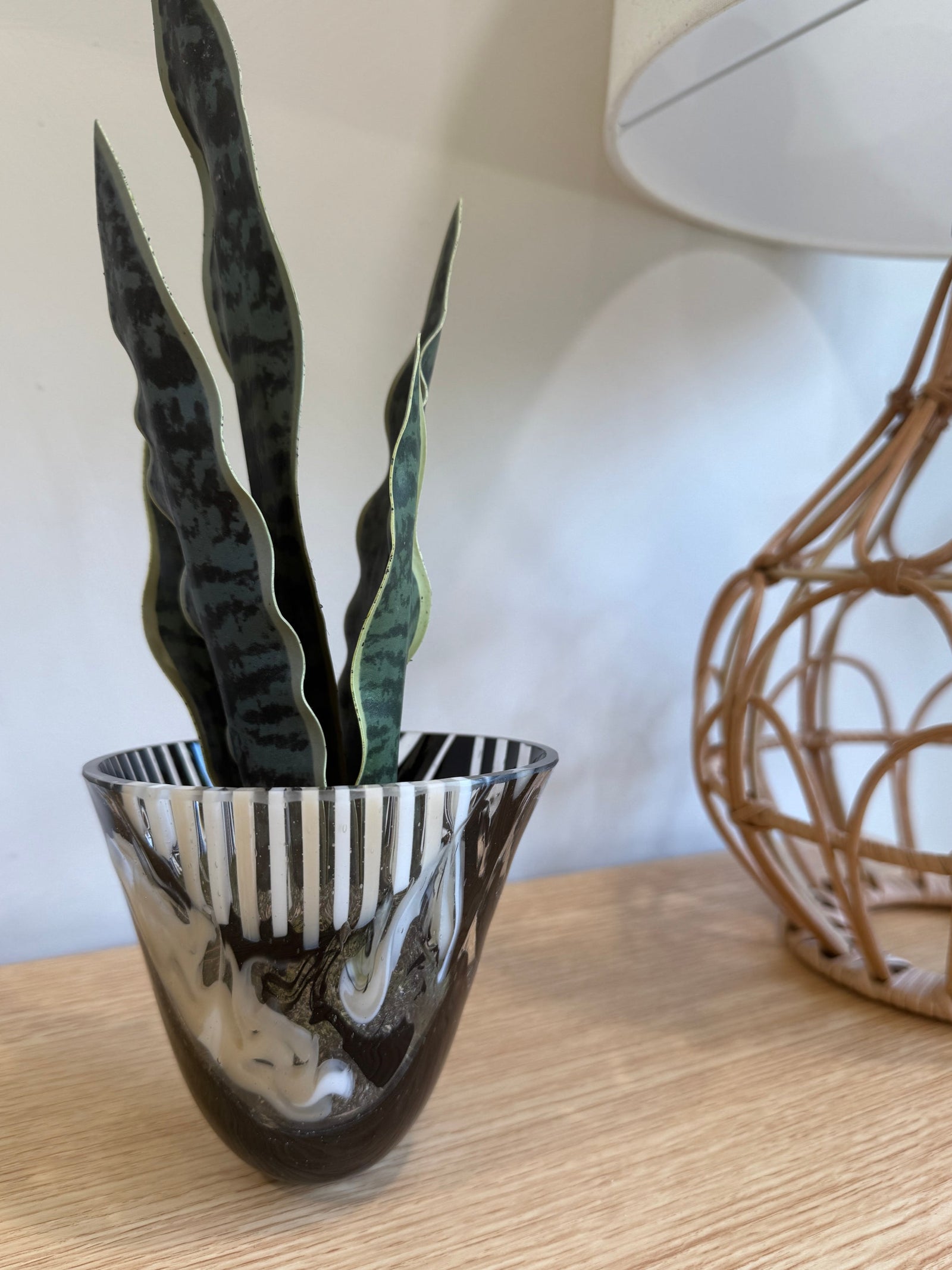 Black & Cream Tea Vase