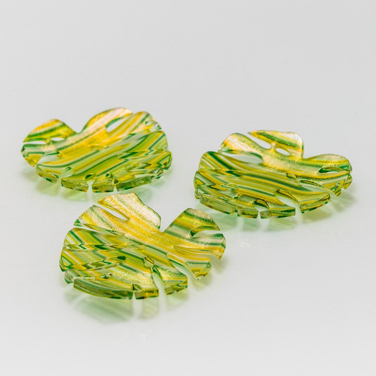 vibrant green leaves Mini Dishes