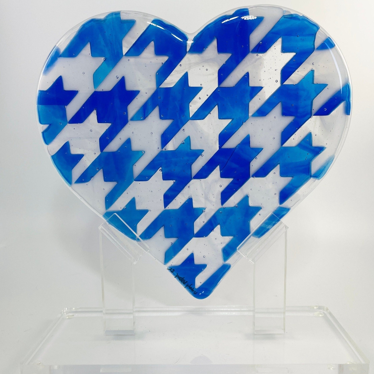 Houndstooth Heart Sculpture - Decorative View